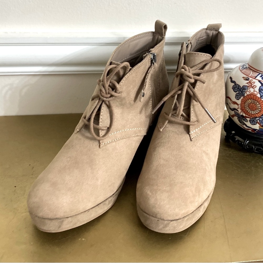 DV Tan rounded Toe Booties